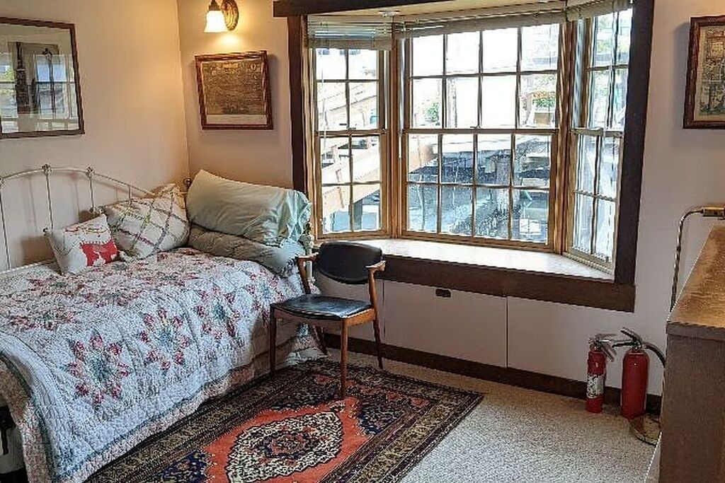 Photo of Bedroom in Marin City