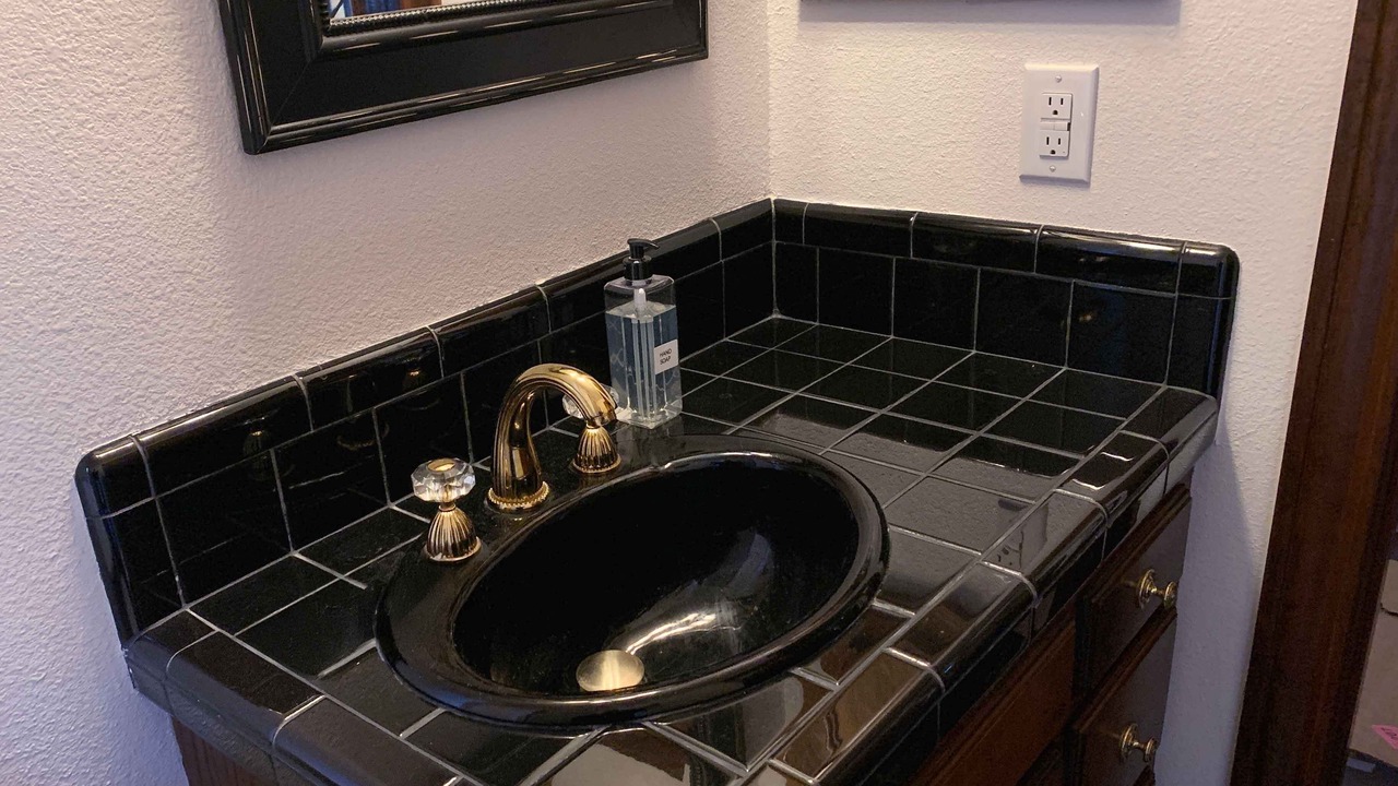 Photo of Bathroom in Harvey Hillsides