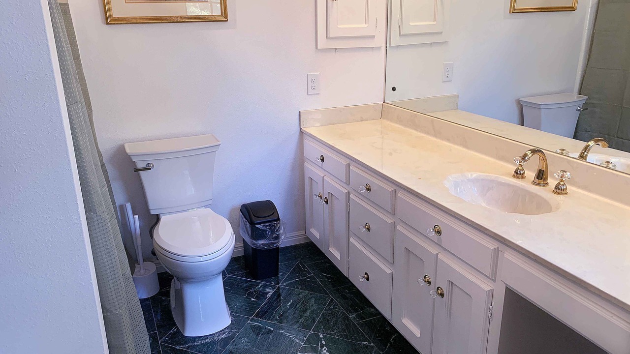 Photo of Bathroom in Harvey Hillsides