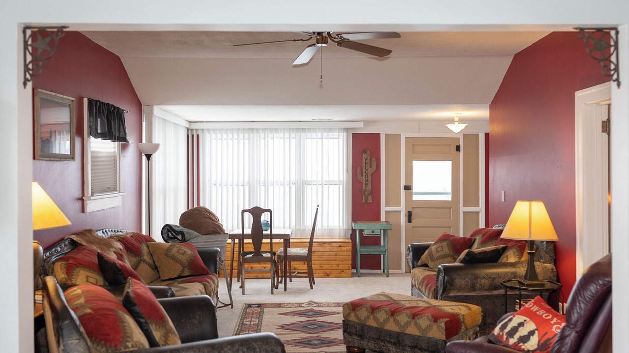 Photo of Livingroom in Colby