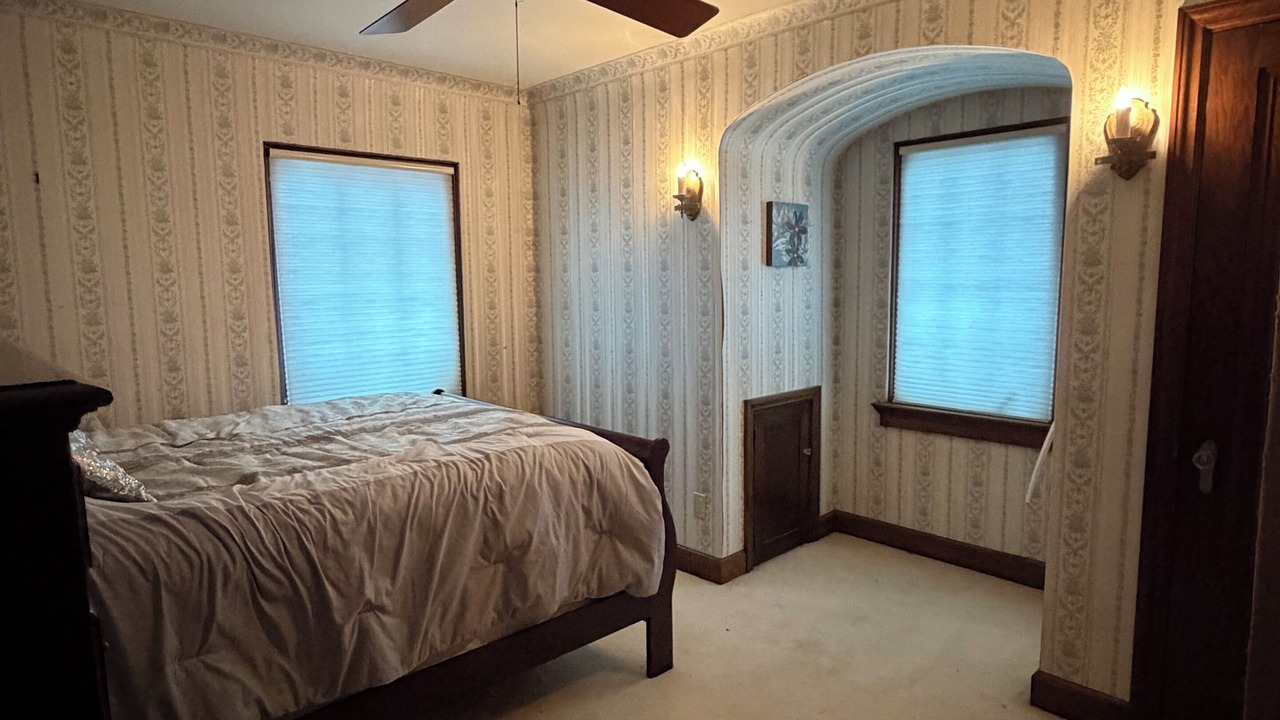 Photo of Bedroom in Rosslyn Farms