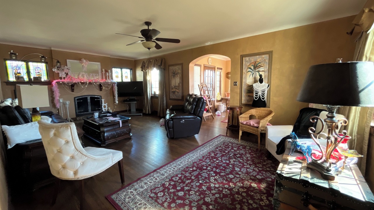 Photo of Livingroom in Rosslyn Farms