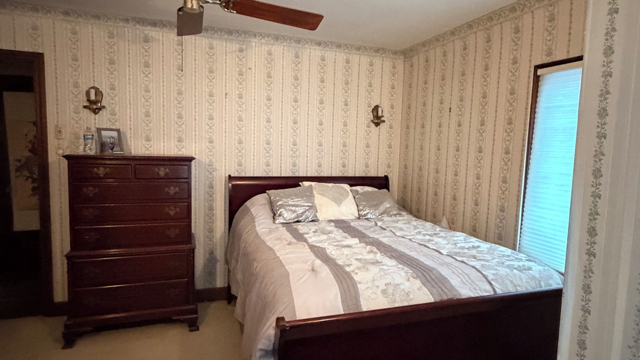 Photo of Bedroom in Rosslyn Farms