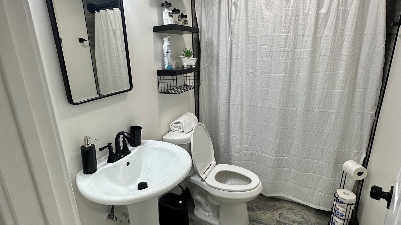 Photo of Bathroom in Melvindale