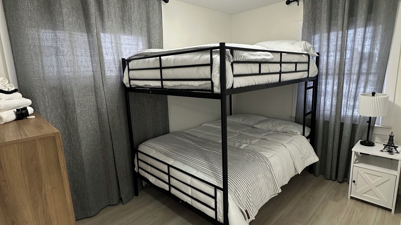 Photo of Bedroom in Melvindale