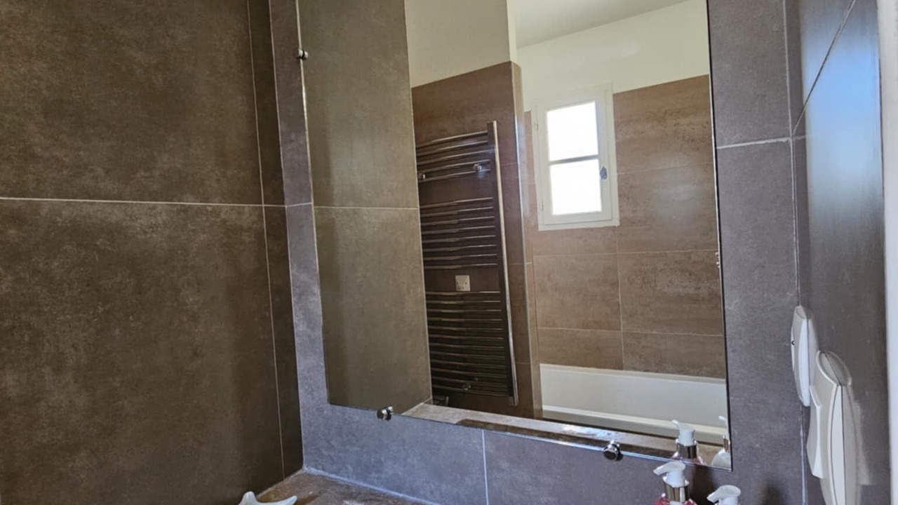 Photo of Bathroom in Saint-Laurent-de-la-Cabrerisse