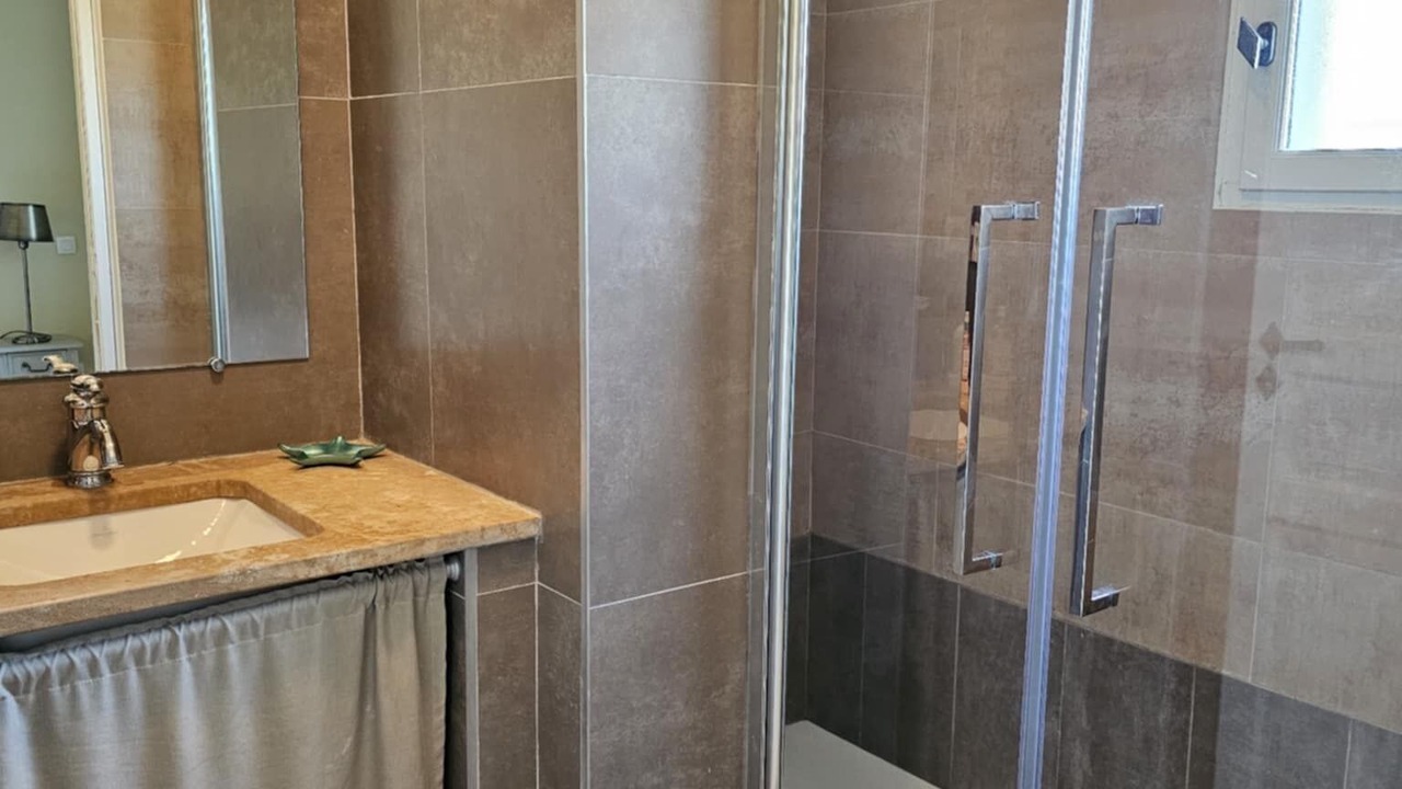 Photo of Bathroom in Saint-Laurent-de-la-Cabrerisse
