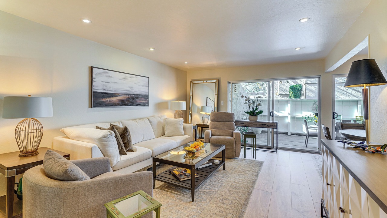Photo of Livingroom in Sharon Heights