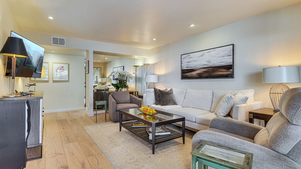 Photo of Livingroom in Sharon Heights