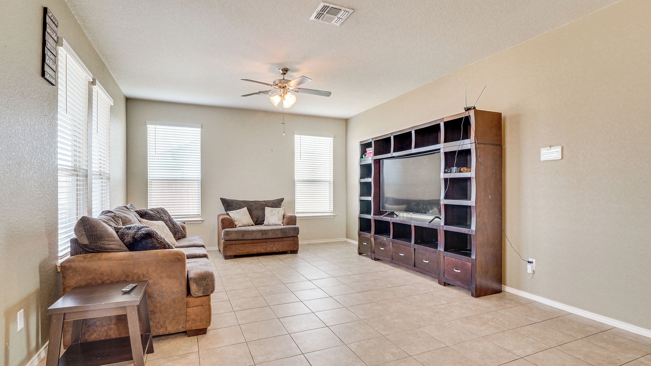 Photo of Livingroom in Jarrell