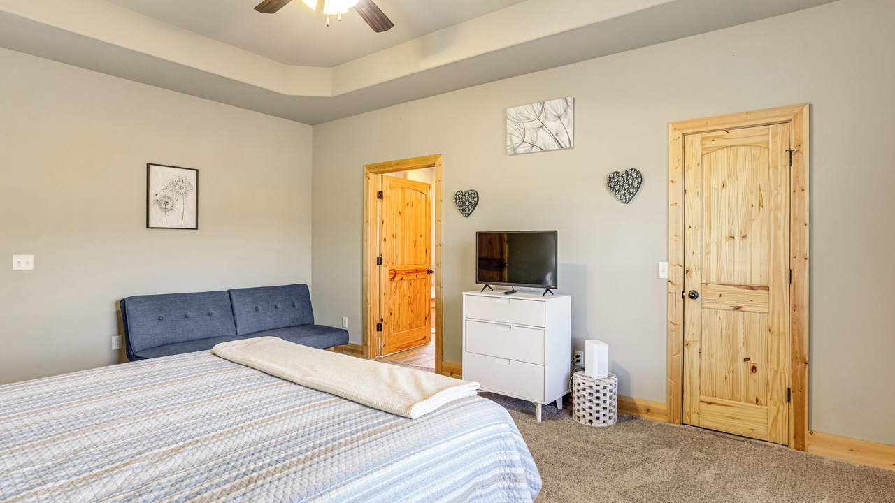 Photo of Bedroom in Lakeview
