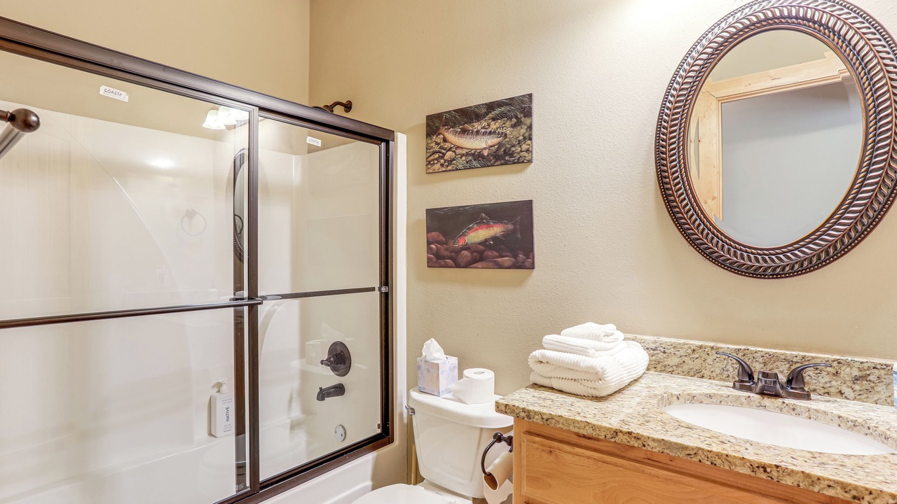 Photo of Bathroom in Lakeview