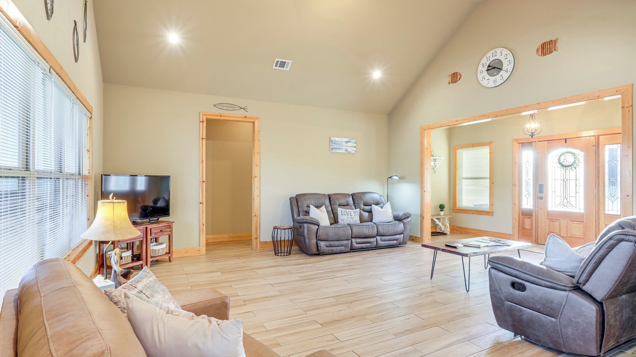 Photo of Livingroom in Lakeview