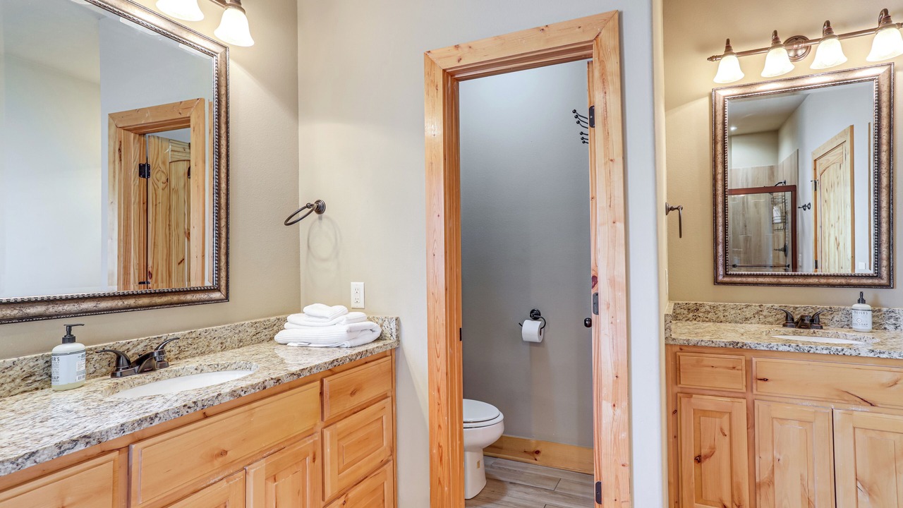 Photo of Bathroom in Lakeview