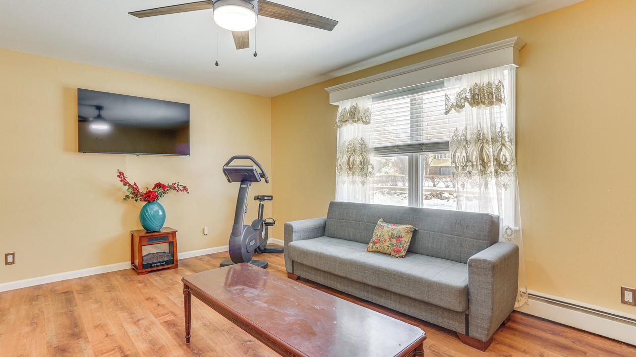 Photo of Livingroom in Newburgh