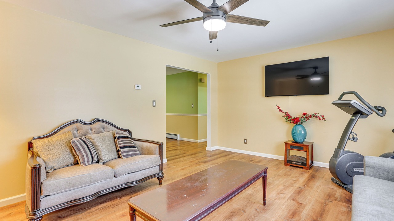 Photo of Livingroom in Newburgh