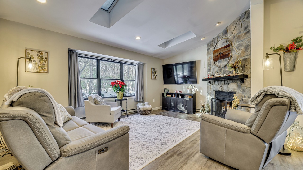 Photo of Livingroom in Saylorsburg