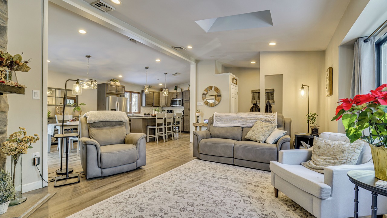 Photo of Livingroom in Saylorsburg