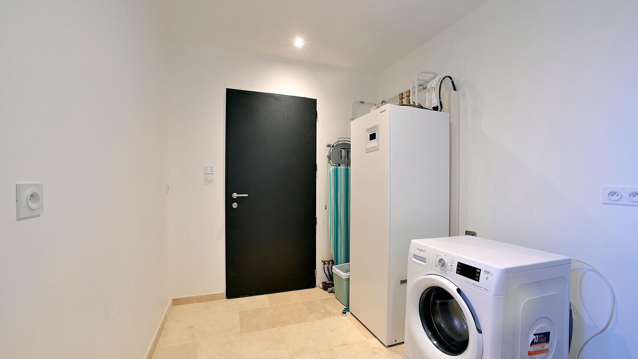 Photo of Others in Les Plans