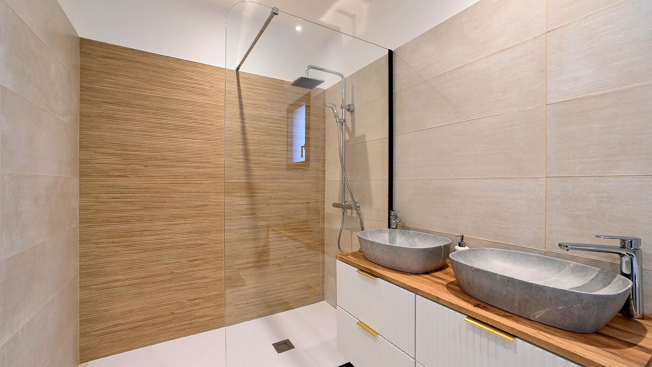 Photo of Bathroom in Les Plans