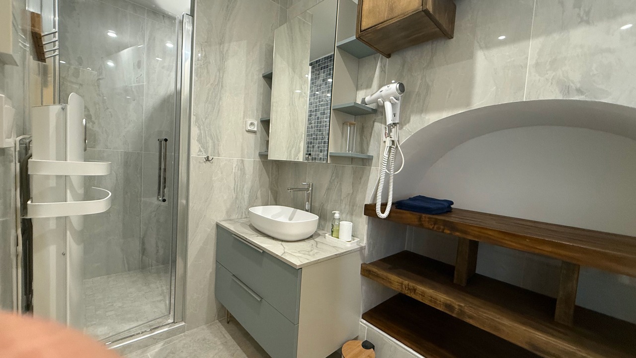 Photo of Bathroom in Toulouse City-Centre