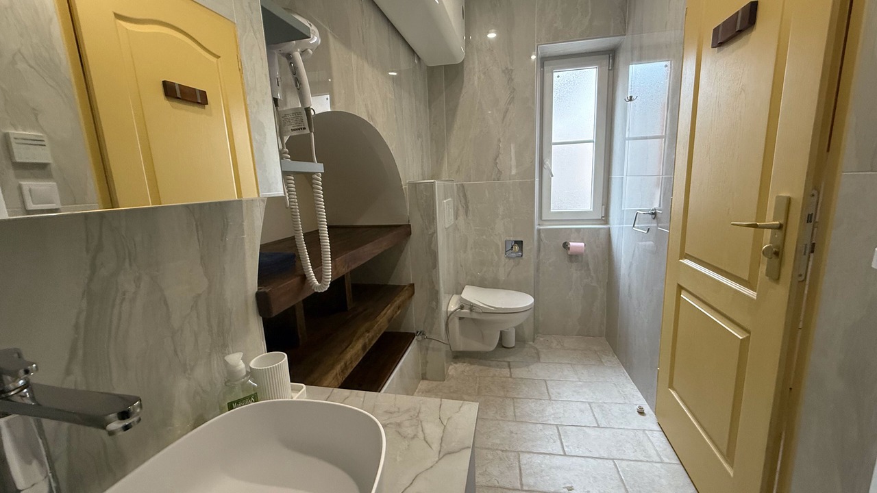 Photo of Bathroom in Toulouse City-Centre