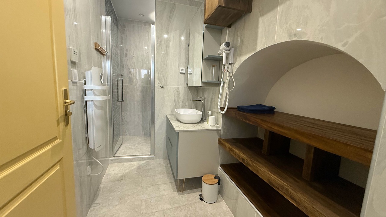 Photo of Bathroom in Toulouse City-Centre