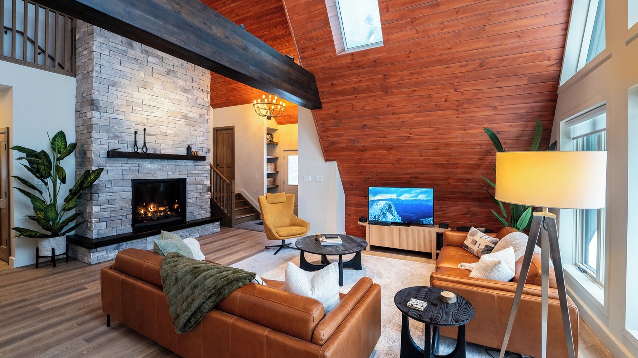 Photo of Livingroom in Haliburton