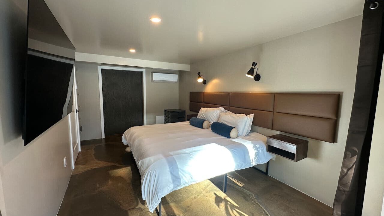 Photo of Bedroom in Rowland