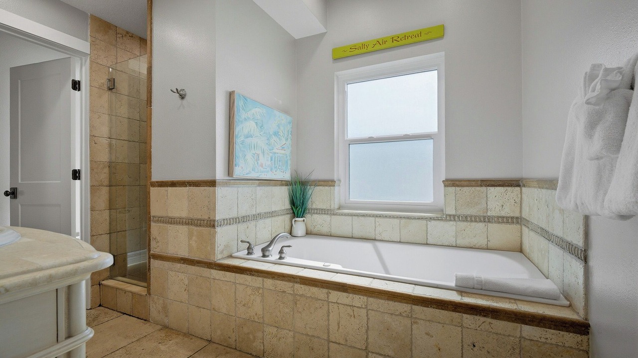 Photo of Bathroom in Independence Square