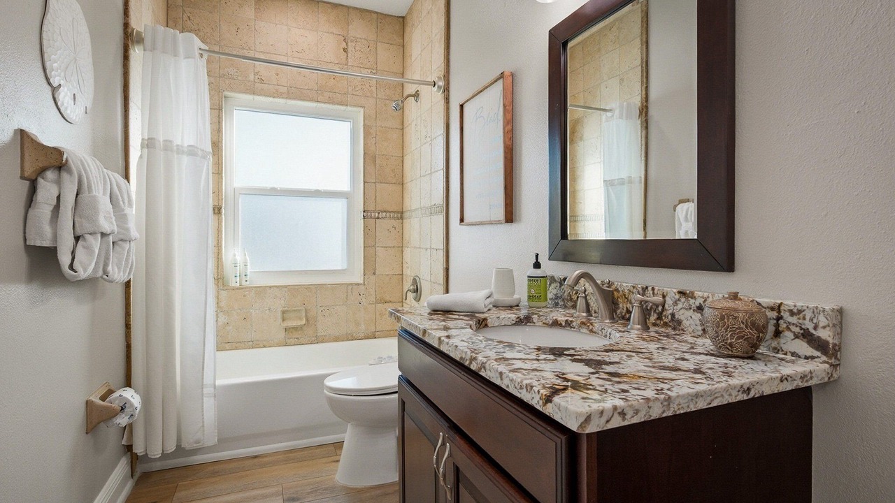 Photo of Bathroom in Independence Square
