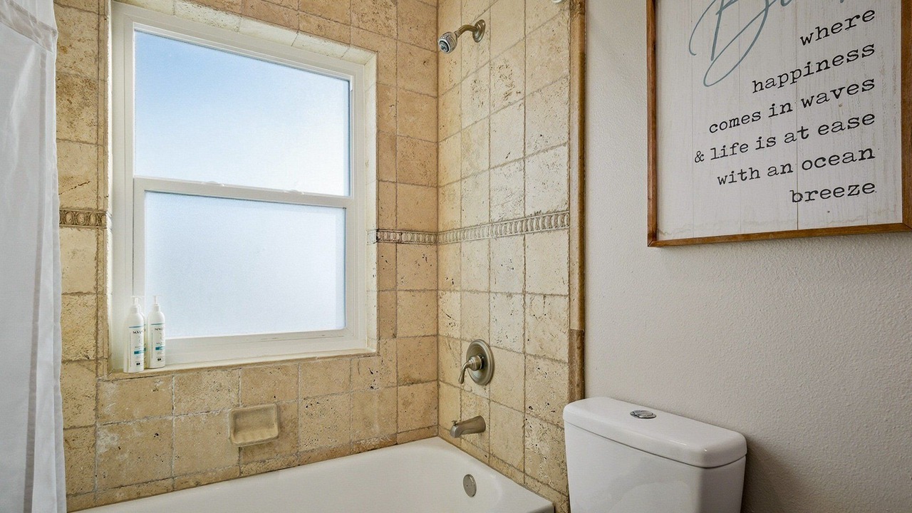 Photo of Bathroom in Independence Square