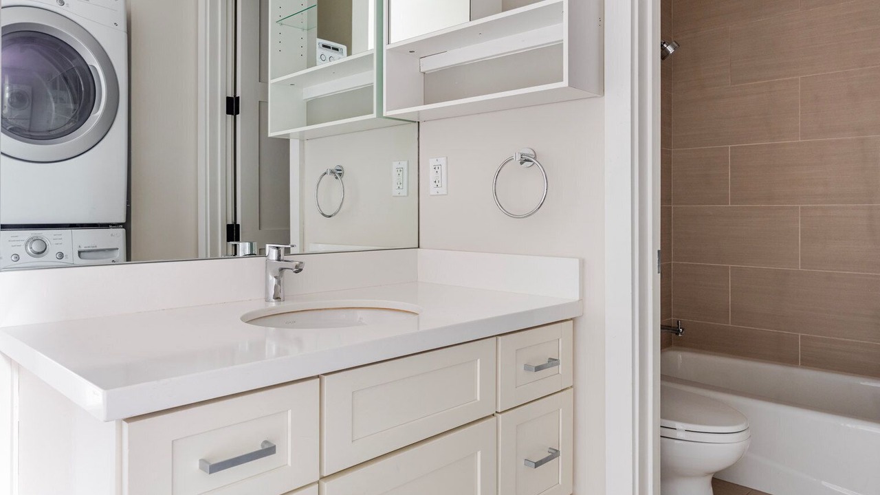 Photo of Bathroom in Downtown Burlingame