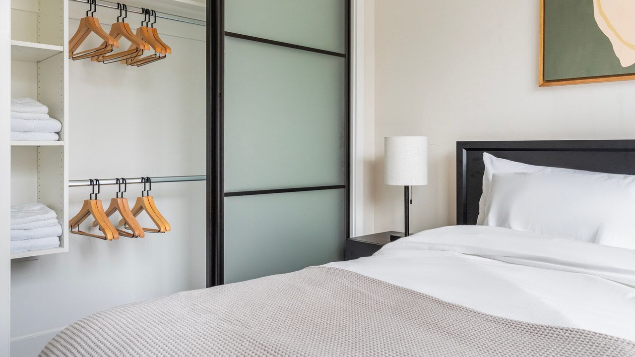 Photo of Bedroom in Downtown Burlingame