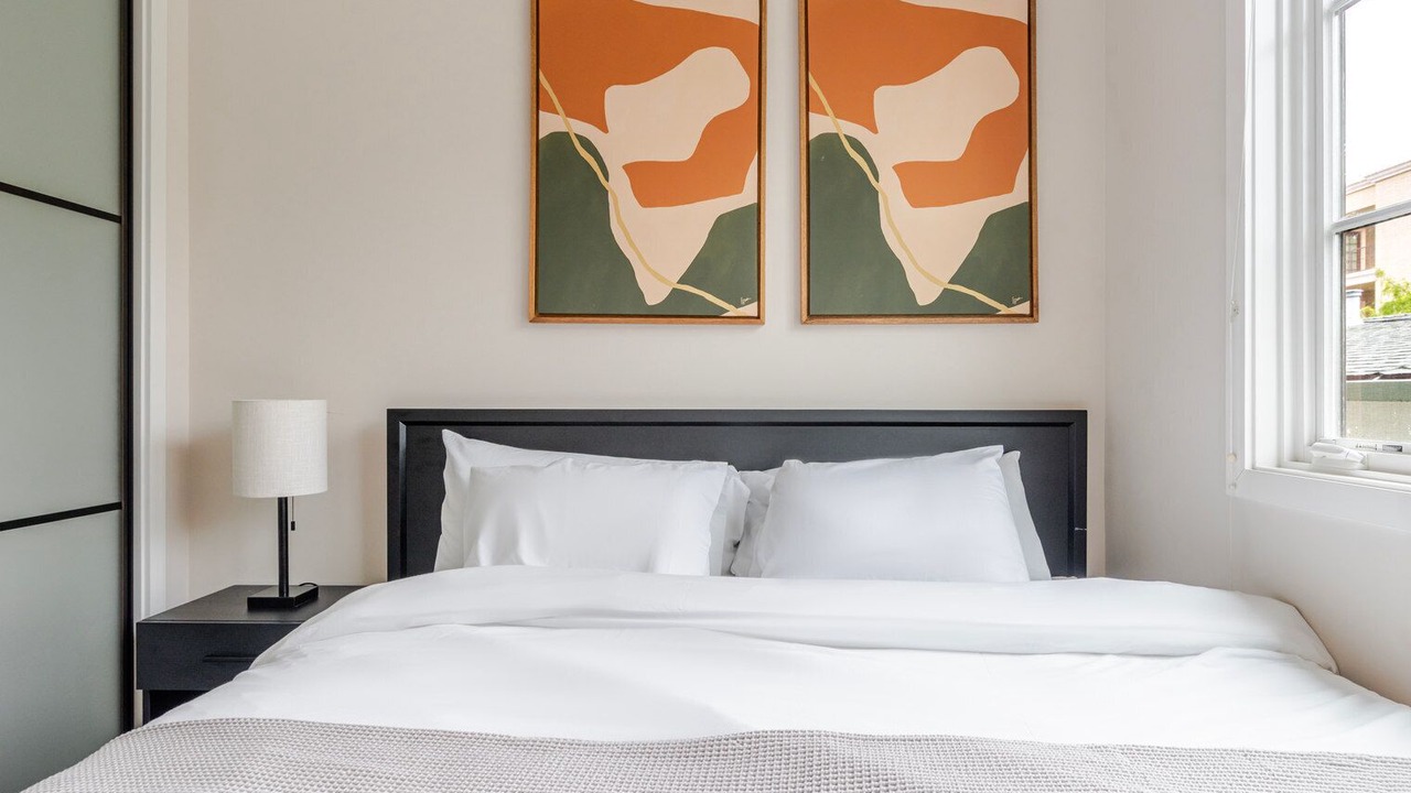 Photo of Bedroom in Downtown Burlingame