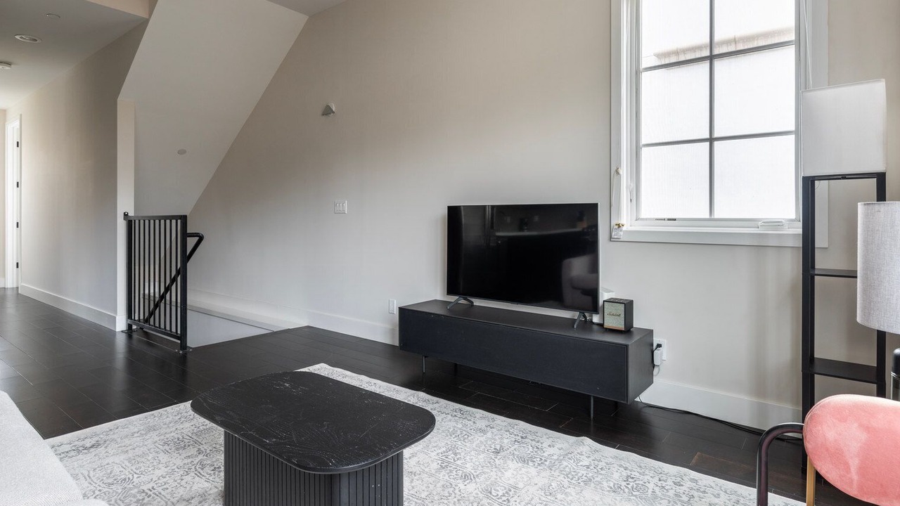 Photo of Livingroom in Downtown Burlingame