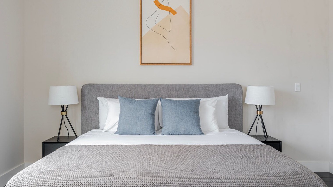 Photo of Bedroom in Downtown Burlingame