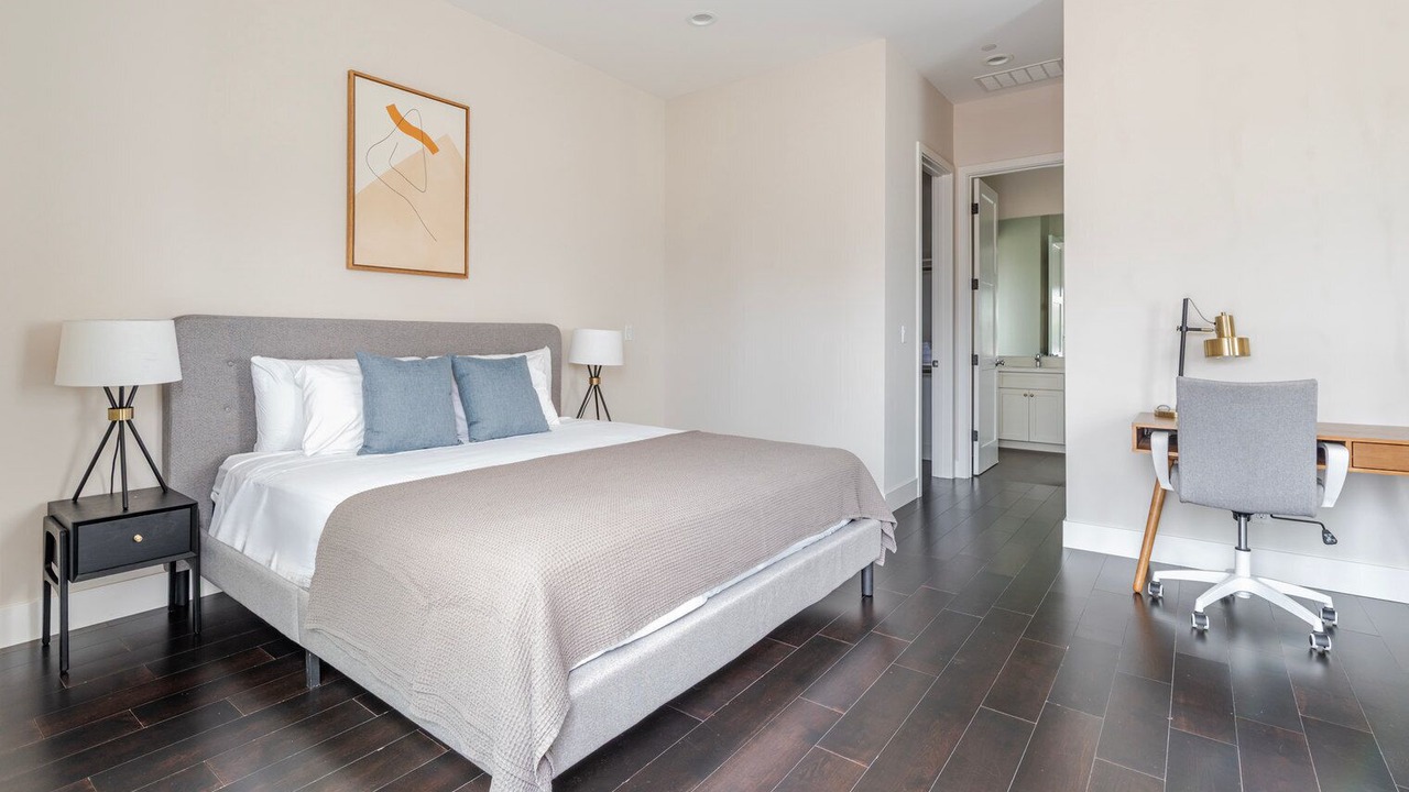 Photo of Bedroom in Downtown Burlingame