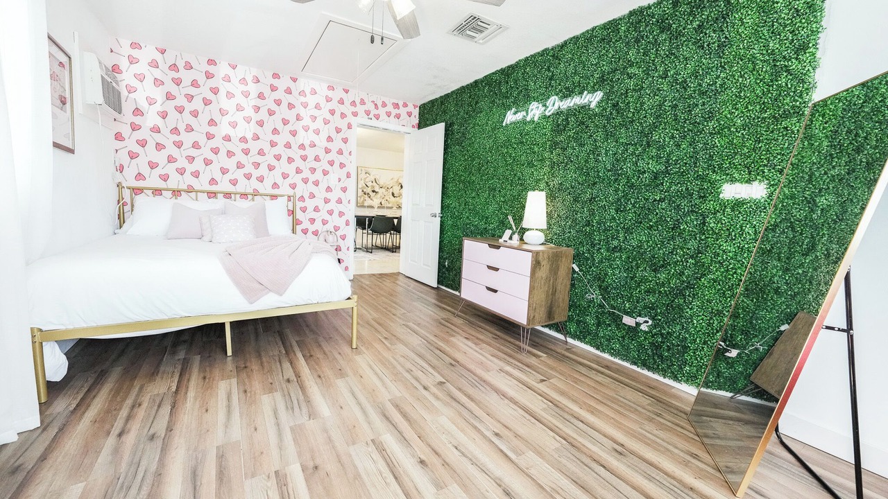 Photo of Bedroom in Papago Parkway
