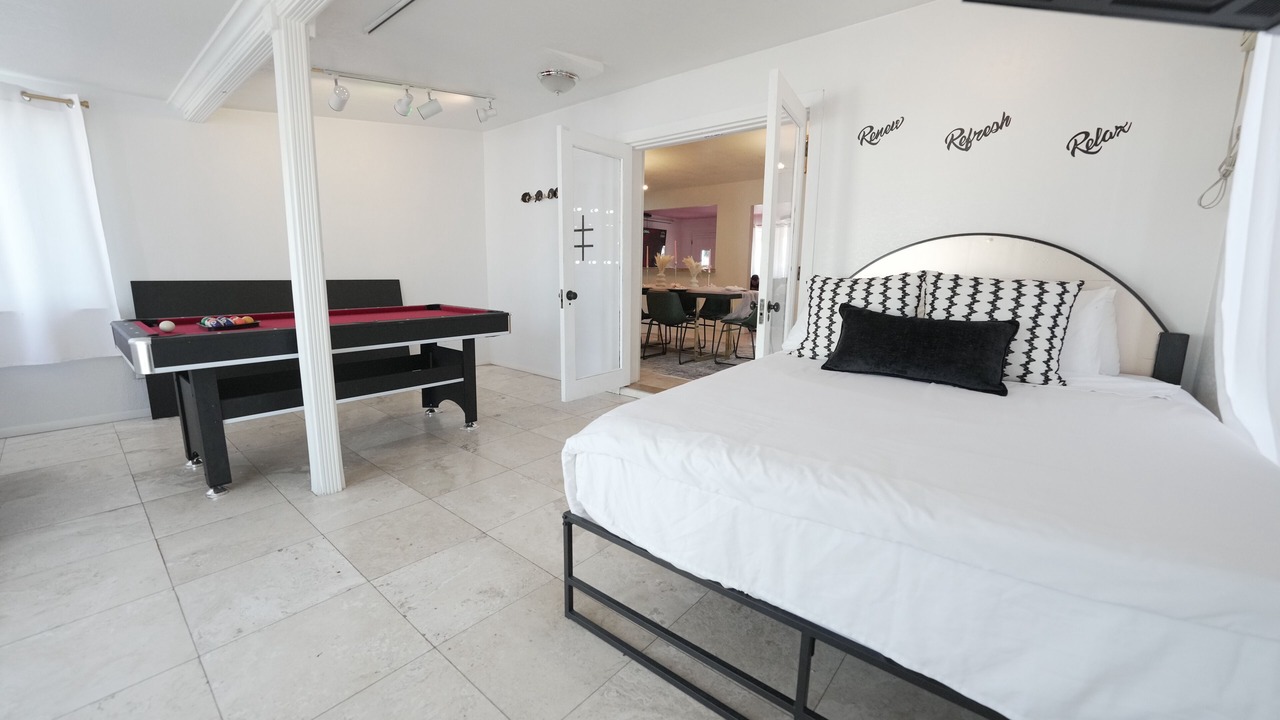 Photo of Bedroom in Papago Parkway