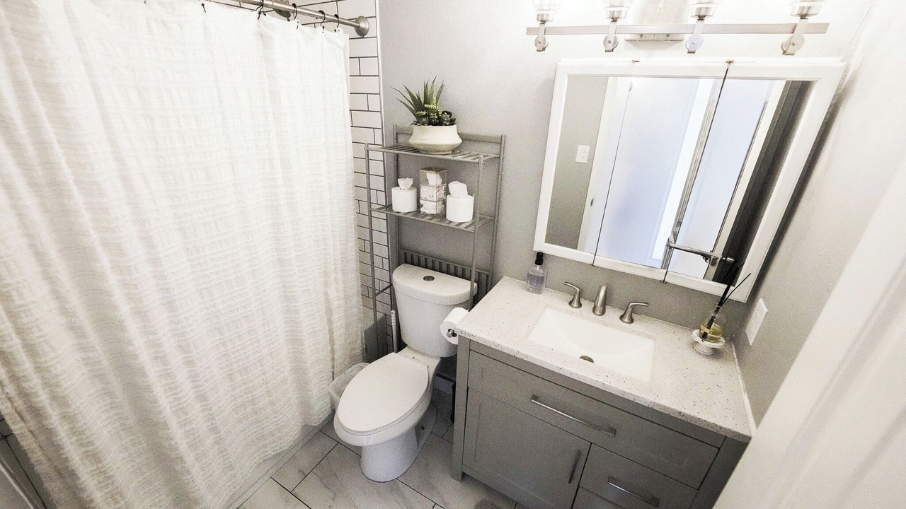 Photo of Bathroom in Papago Parkway