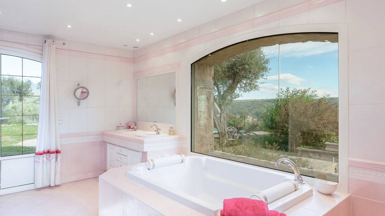 Photo of Bathroom in Pegomas