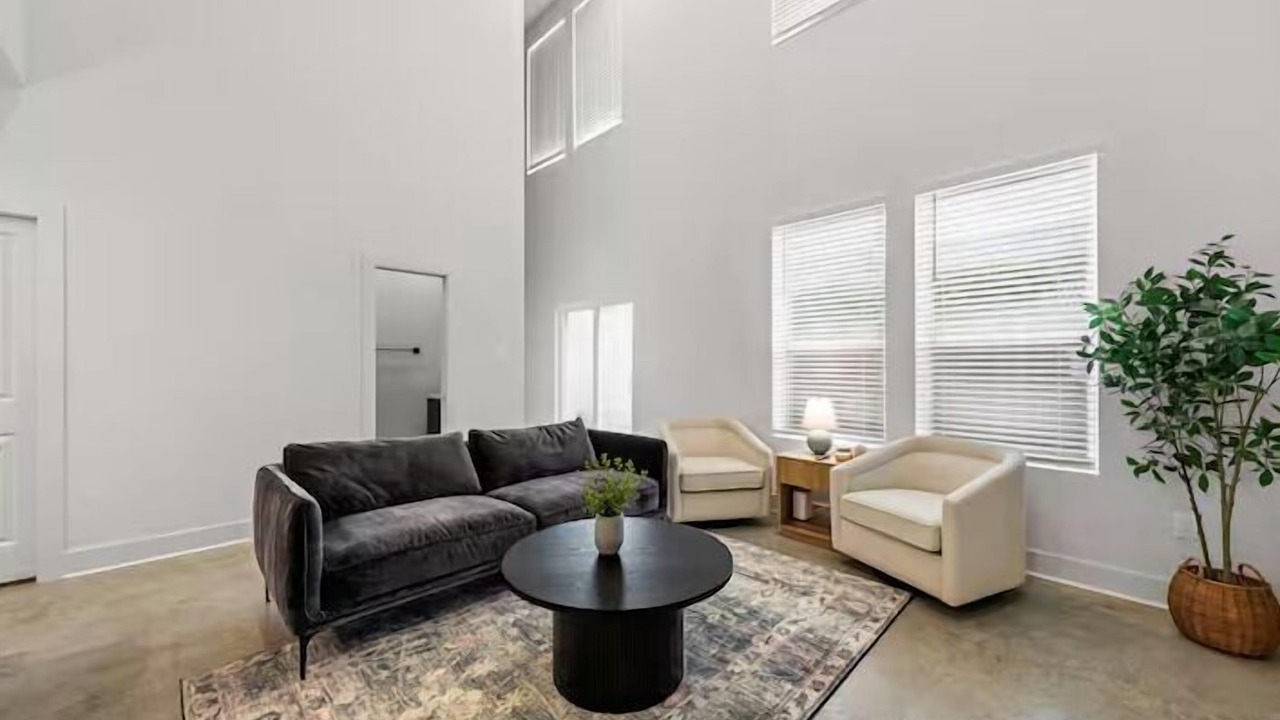 Photo of Livingroom in Lafayette