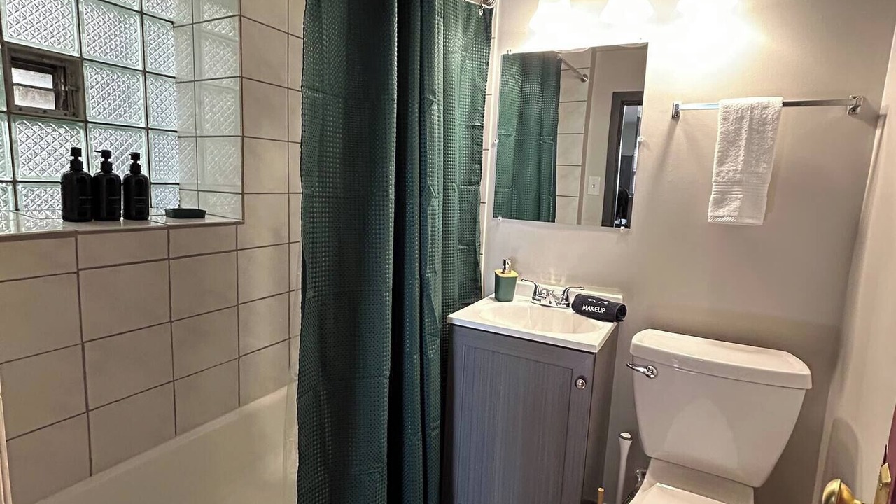 Photo of Bathroom in Wrigleyville