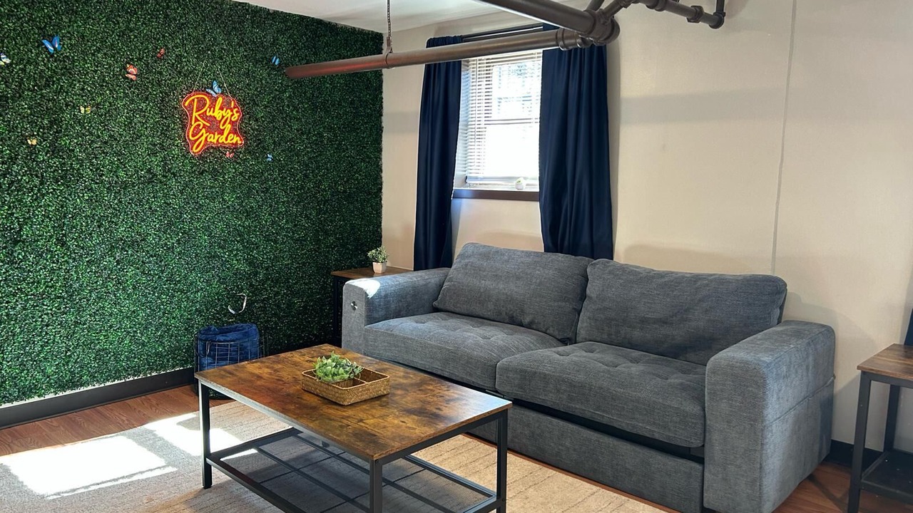 Photo of Livingroom in Wrigleyville