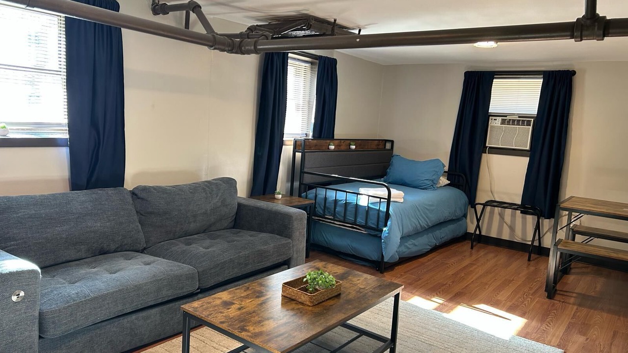Photo of Bedroom in Wrigleyville