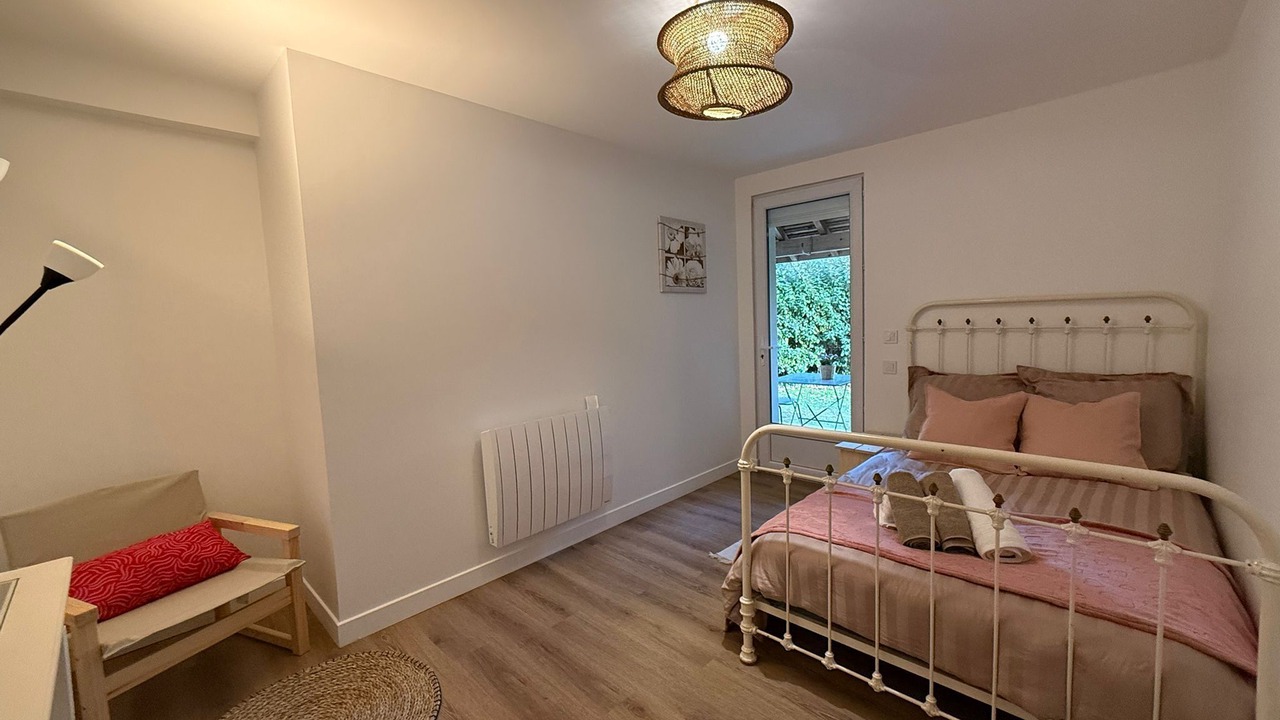 Photo of Bedroom in Mandres-les-Roses