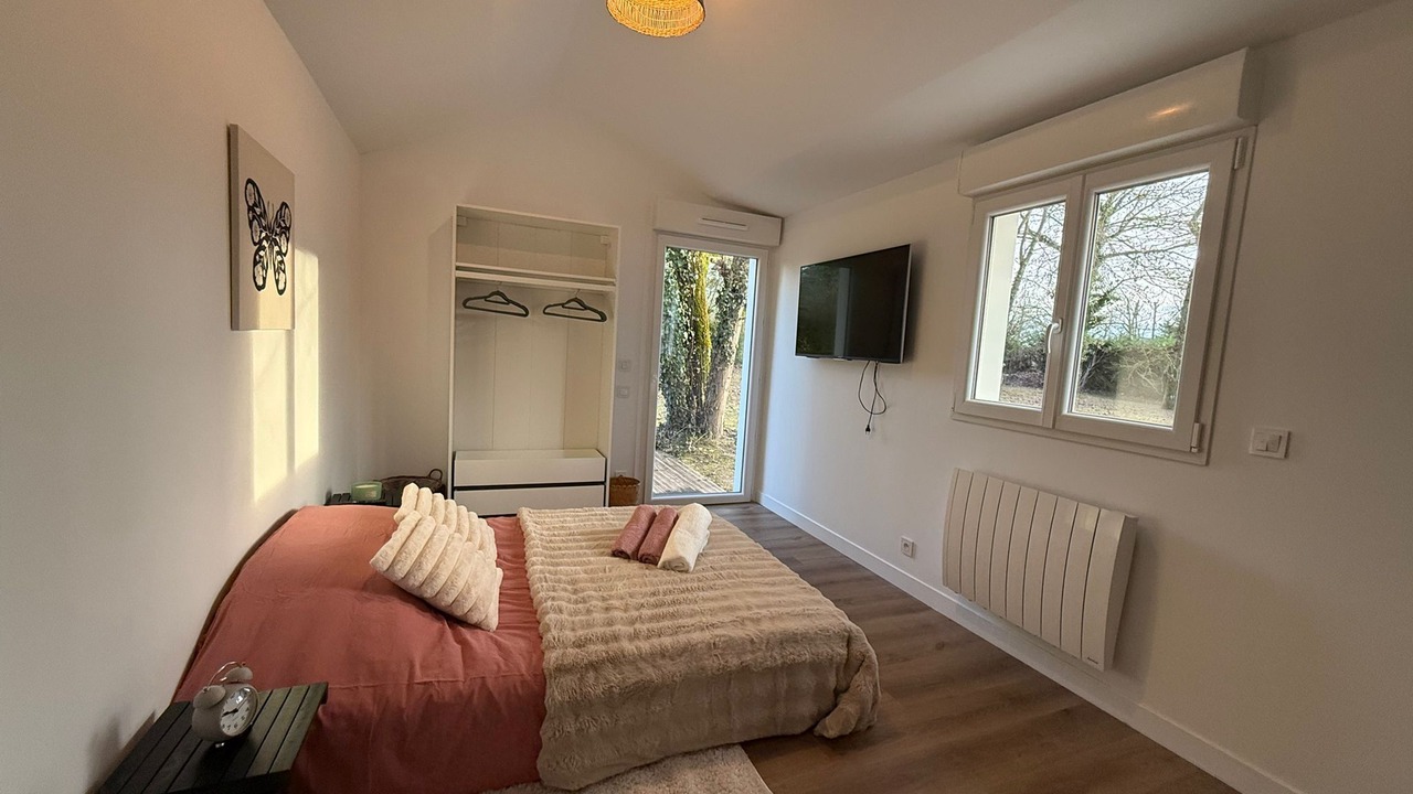 Photo of Bedroom in Mandres-les-Roses