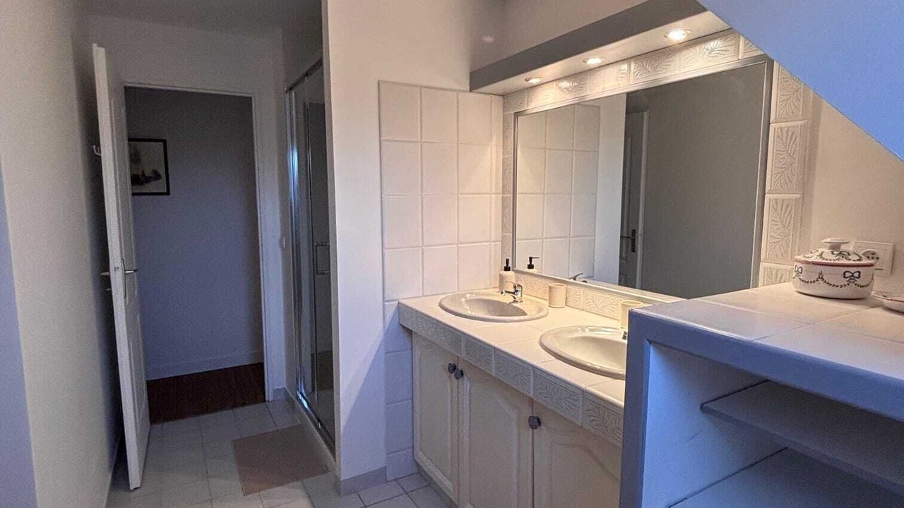 Photo of Bathroom in Mandres-les-Roses