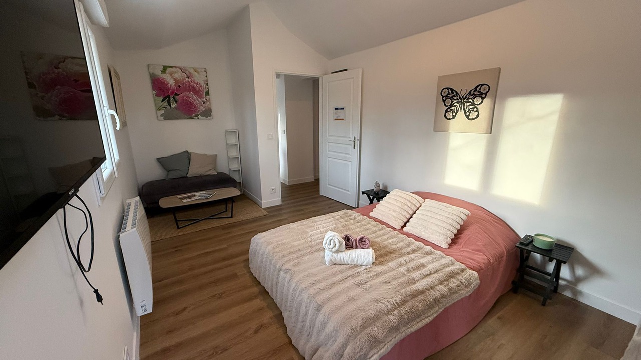 Photo of Bedroom in Mandres-les-Roses